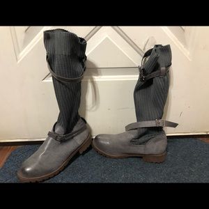 Women’s sweater buckle boots